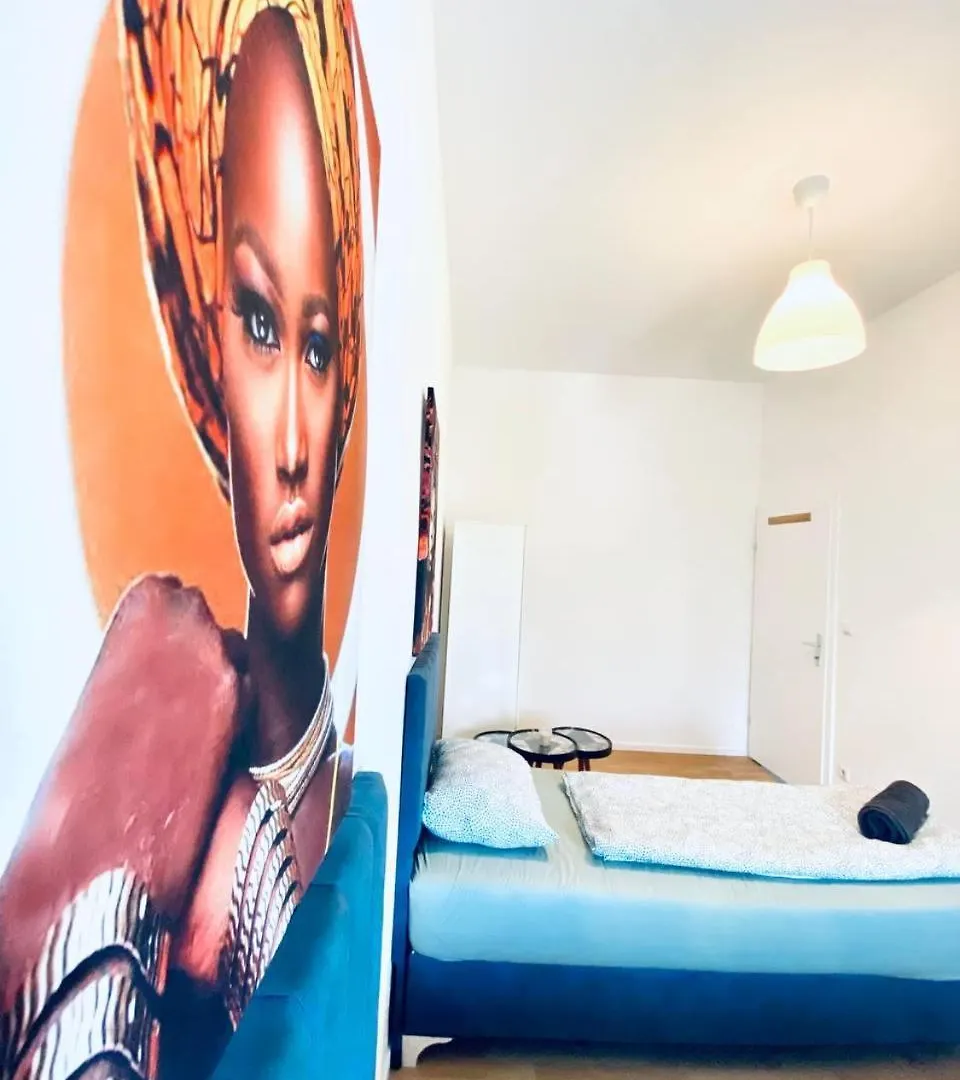 Spacious 4-Bedroom Apartment For Big Groups Wien