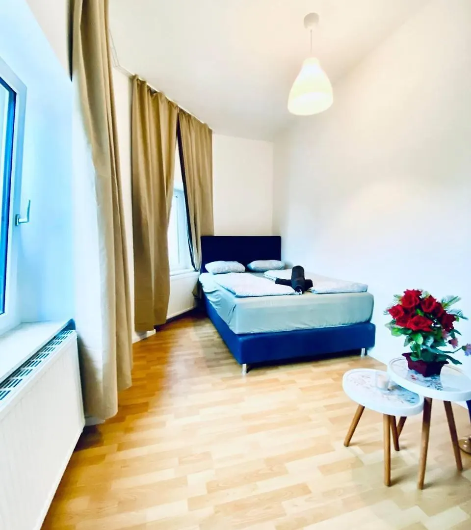 Spacious 4-Bedroom Apartment For Big Groups Vienna